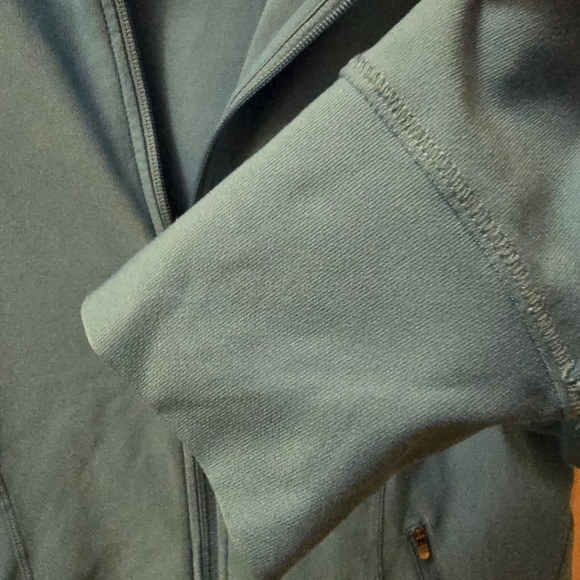 Women's PrimaLoft ThermaStretch Hooded Full-Zip -Size L Reg EUC - Picture 4 of 5